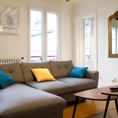 Appartement Charming Near Montmartre Parijs